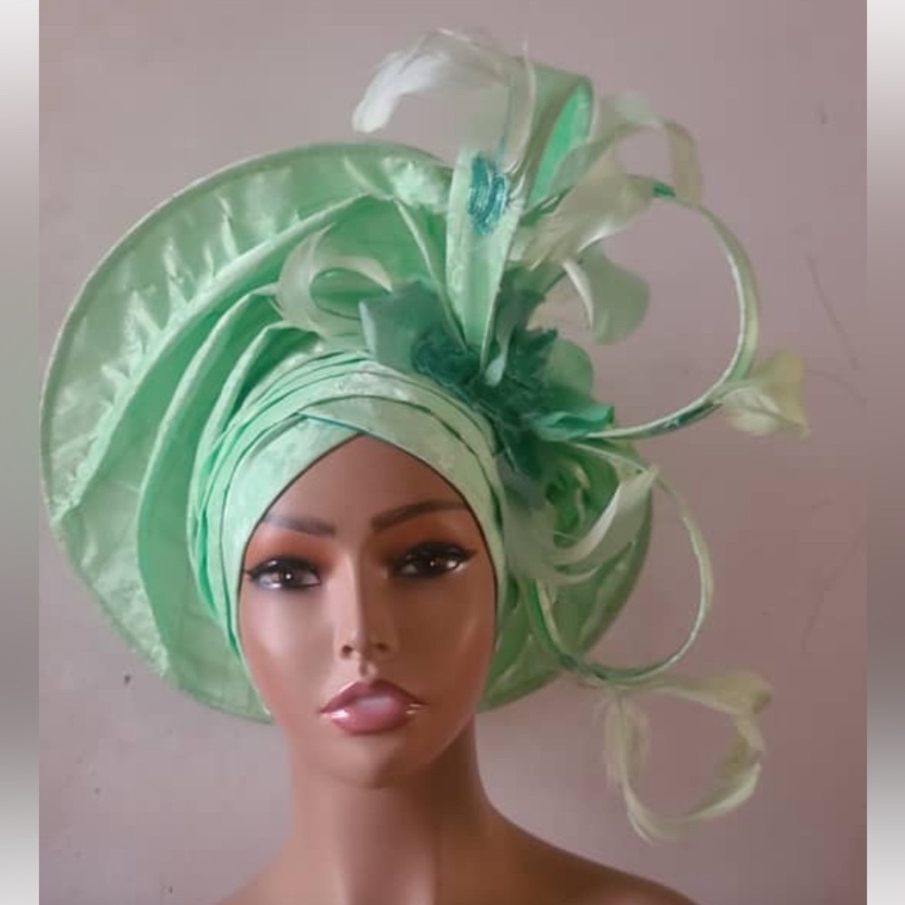 Elegant Green Fascinator Hat

ALL REASONABLE OFFERS ACCEPTED

GEL5 0326